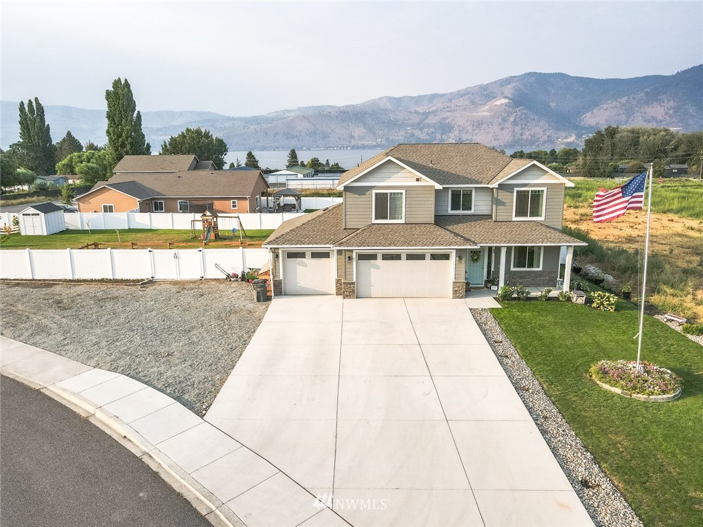 141 Summer Breeze Road Manson, WA 98831 - Photo 2 of 40 Gallery Image 2