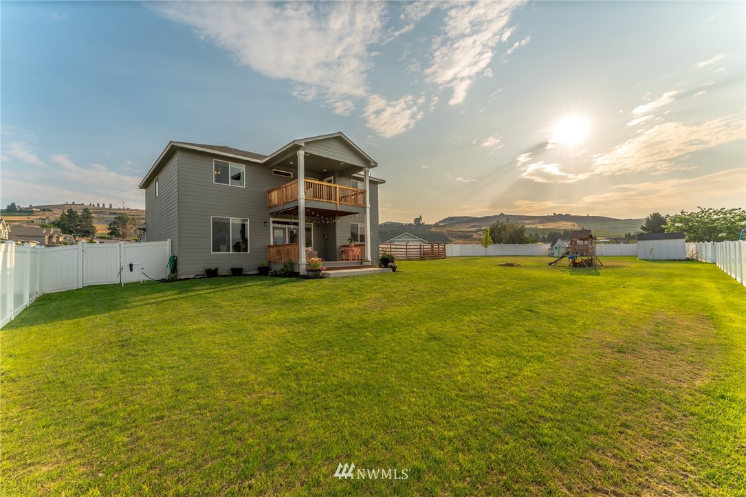 141 Summer Breeze Road Manson, WA 98831 - Photo 4 of 40 Gallery Image 4
