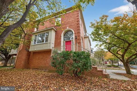 $735,000 | 10152 Sterling Terrace, Rockville, MD 20850