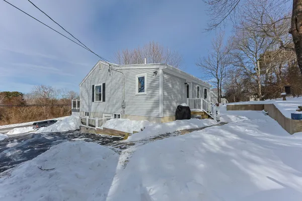 $734,900 | 16 Town Neck Road, Sandwich, MA 02563