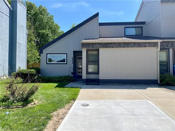 $220,000 | 6638 Halsey Street, Shawnee, KS 66216
