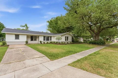 $252,500 | 104 Windsor Street, Lake Charles, LA 70605