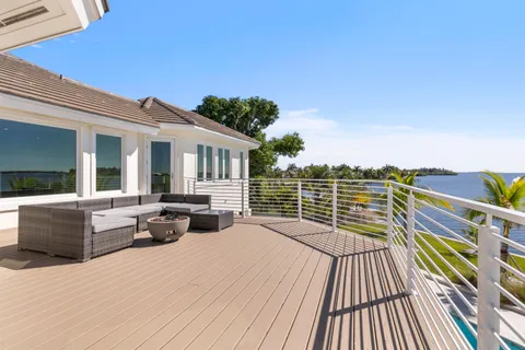 $6,300,000 | 526 Point Lane, Vero Beach, FL 32963