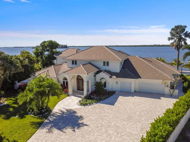 $6,300,000 | 526 Point Lane, Vero Beach, FL 32963