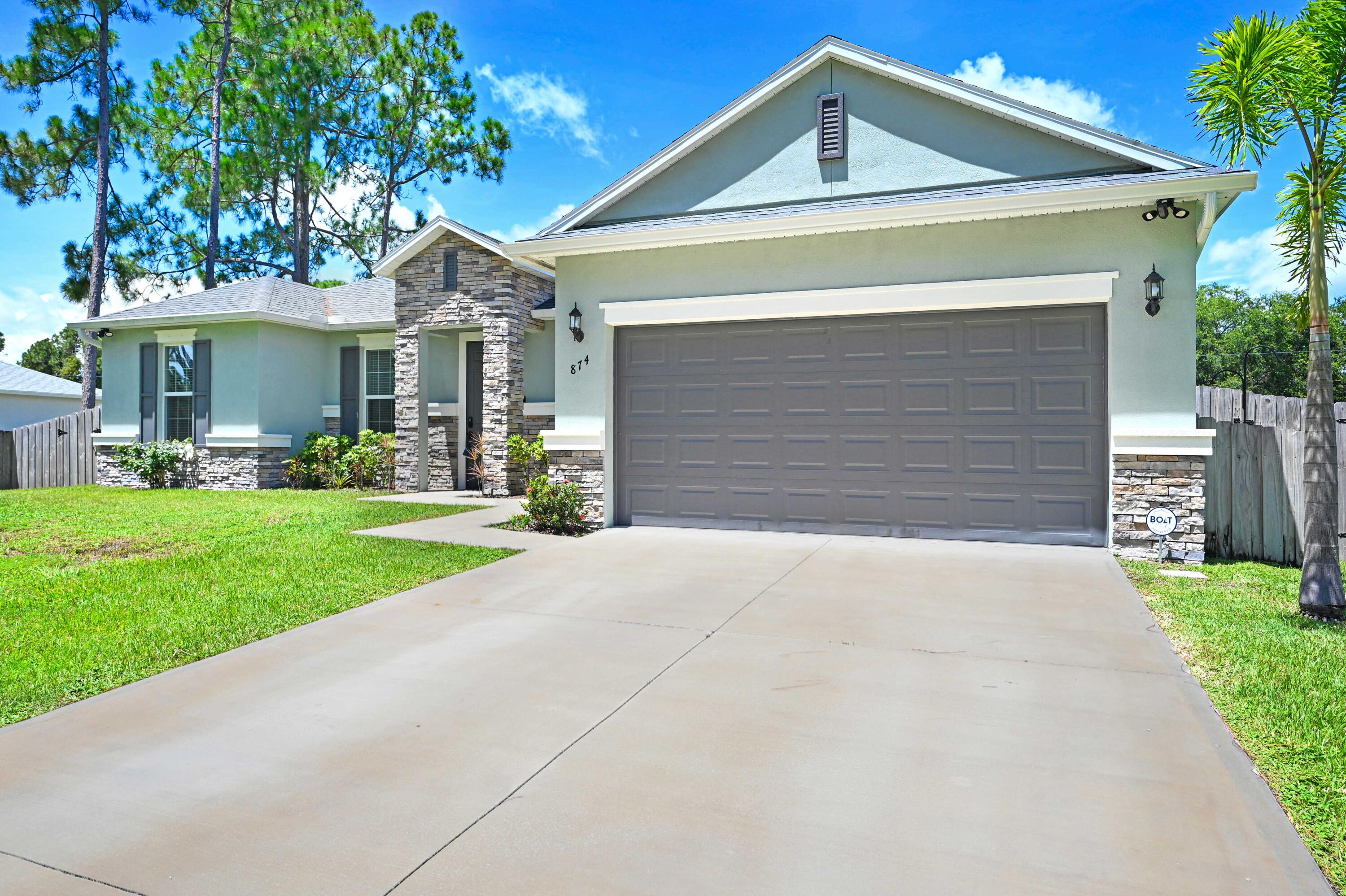 874 Cochran Road Southeast Palm Bay, FL 32909 - Photo 4 of 34 Spacious Driveway