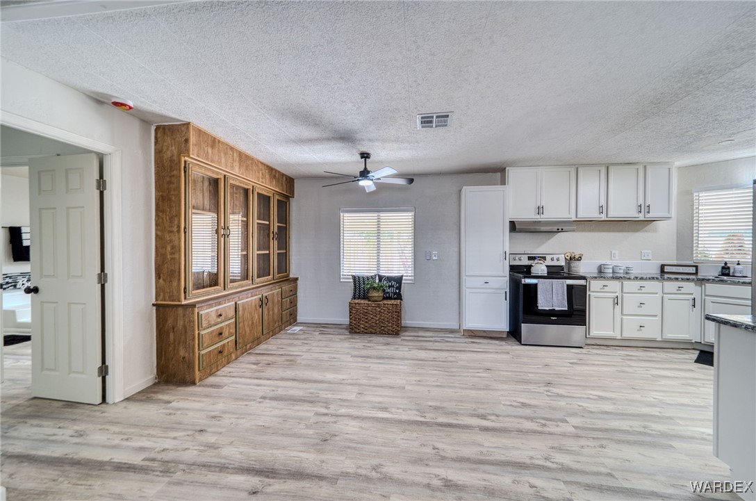 5666 Pasadena Road Fort Mohave, AZ 86426 - Photo 17 of 71 Kitchen