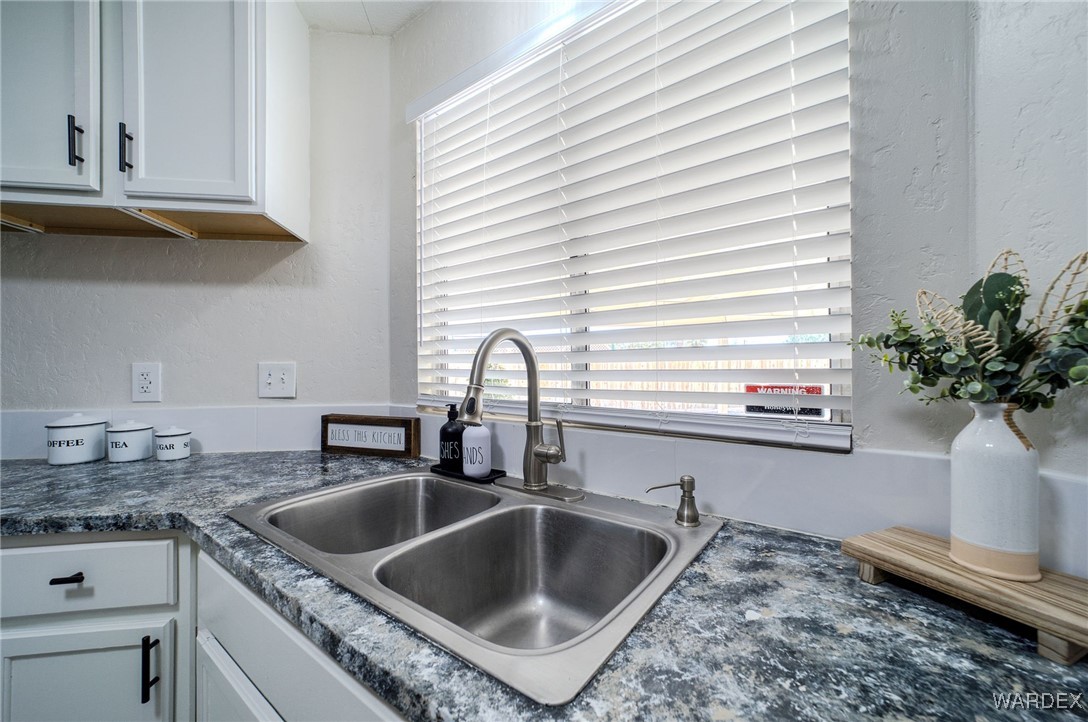 5666 Pasadena Road Fort Mohave, AZ 86426 - Photo 24 of 71 Kitchen