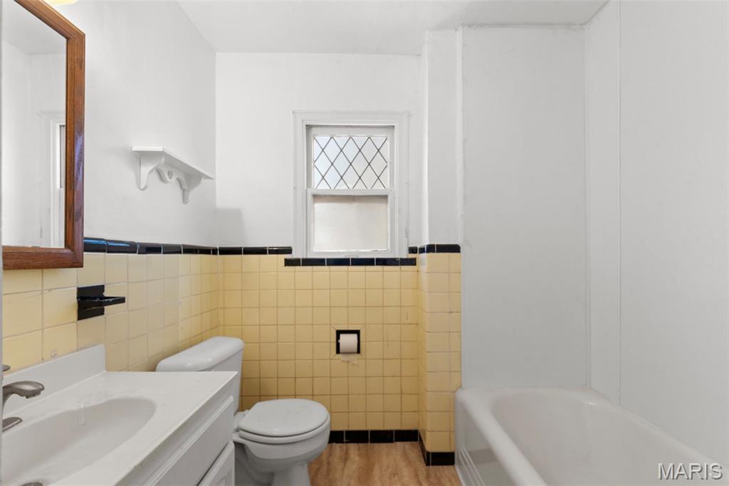 1825 South New Florissant Road Florissant, MO 63031 - Photo 12 of 28