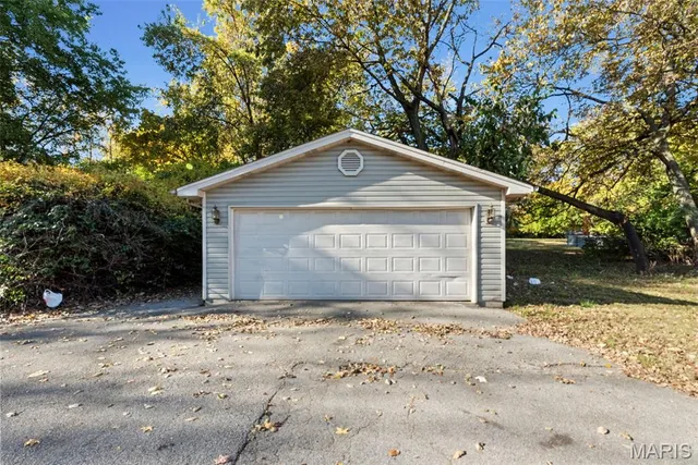 $125,000 | 1825 South New Florissant Road, Florissant, MO 63031