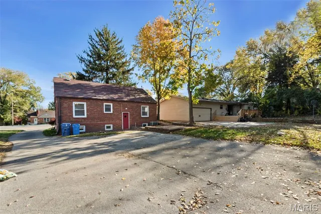 $125,000 | 1825 South New Florissant Road, Florissant, MO 63031