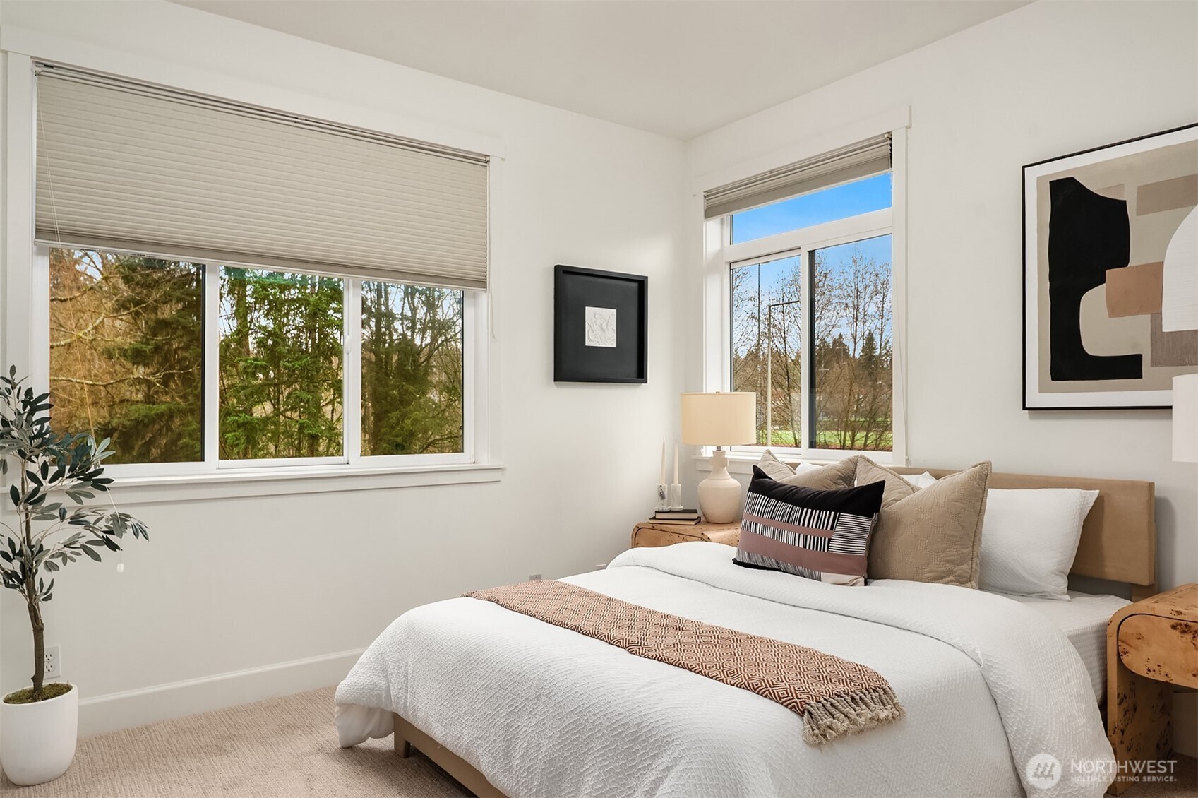 10702 35th Avenue Northeast Seattle, WA 98125 - Photo 19 of 40