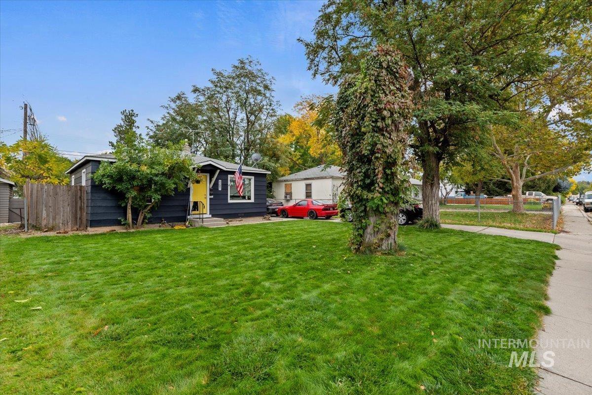 1908 South Atlantic Street Boise, ID 83705 - Photo 3 of 18 View of front of house