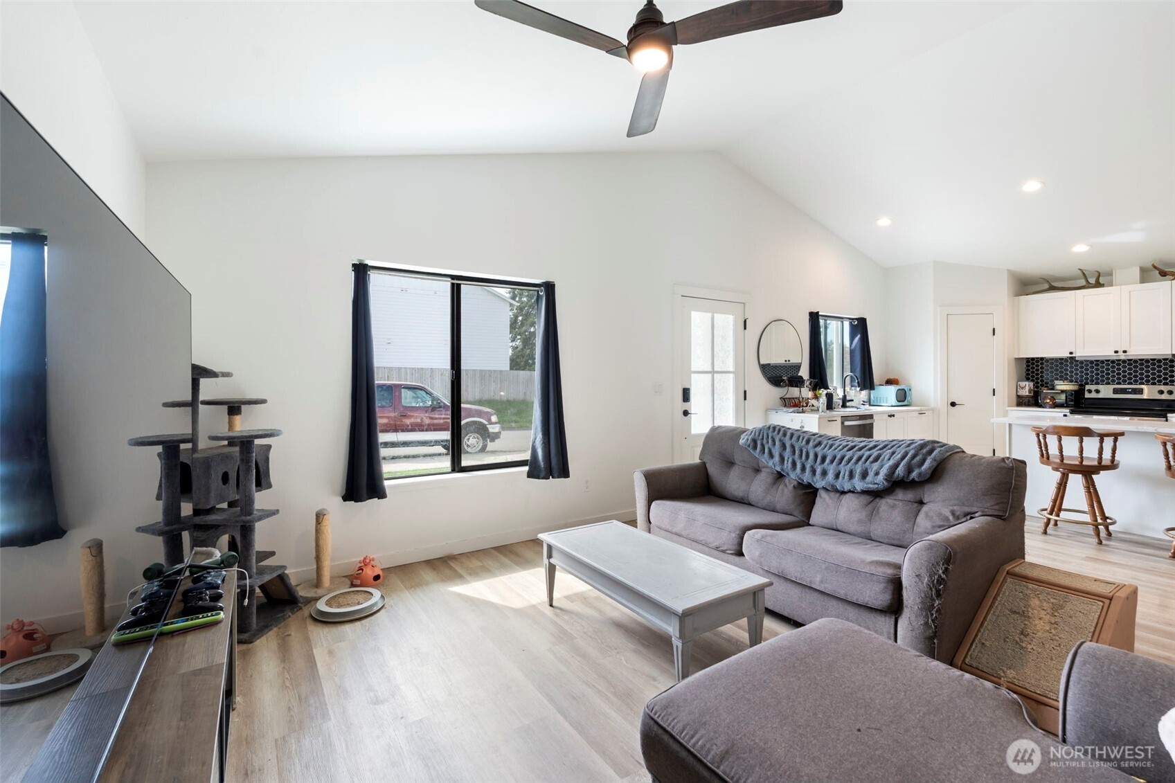 2011 Apple Road Winlock, WA 98596 - Photo 9 of 29