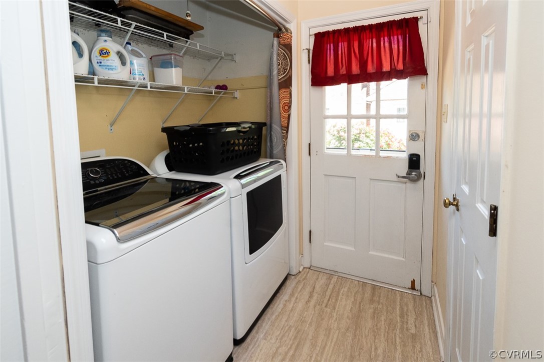 7110 Barkbridge Road Chesterfield, VA 23832 - Photo 15 of 34 a utility room with dryer and washer