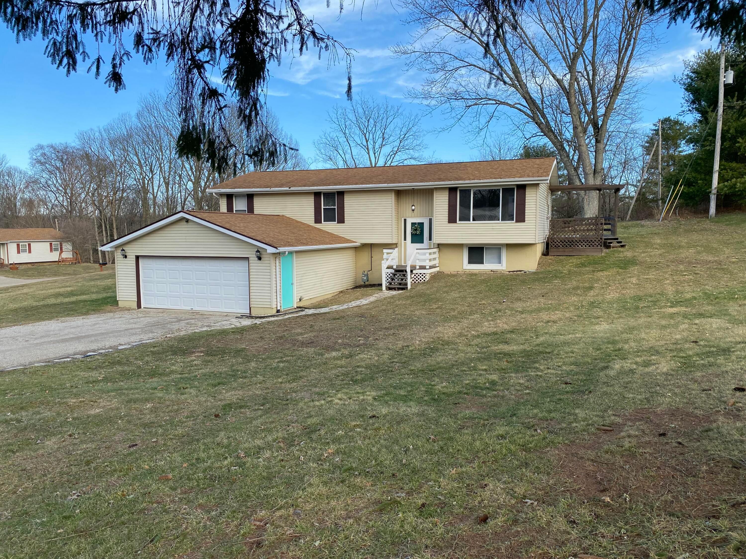 12850 Ridgeview Drive New Concord, OH 43762 - Photo 1 of 42 tempImageu9QbVj