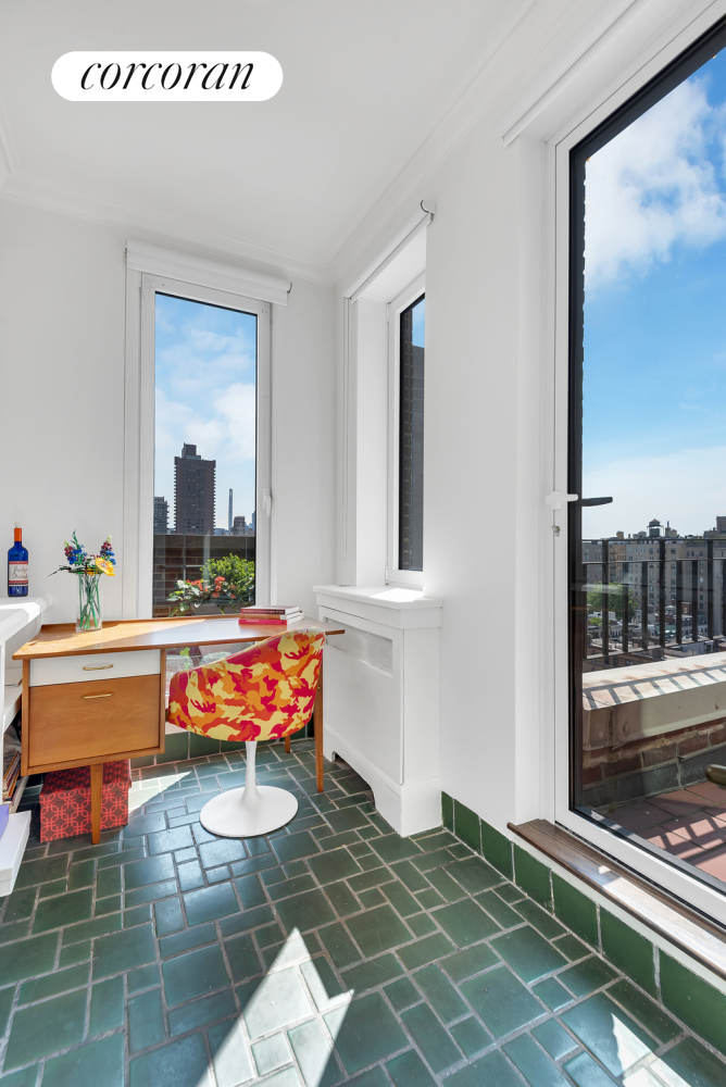 1220 Park Avenue, Unit 13D Manhattan, NY 10128 - Photo 12 of 19 a outdoor space with sitting area
