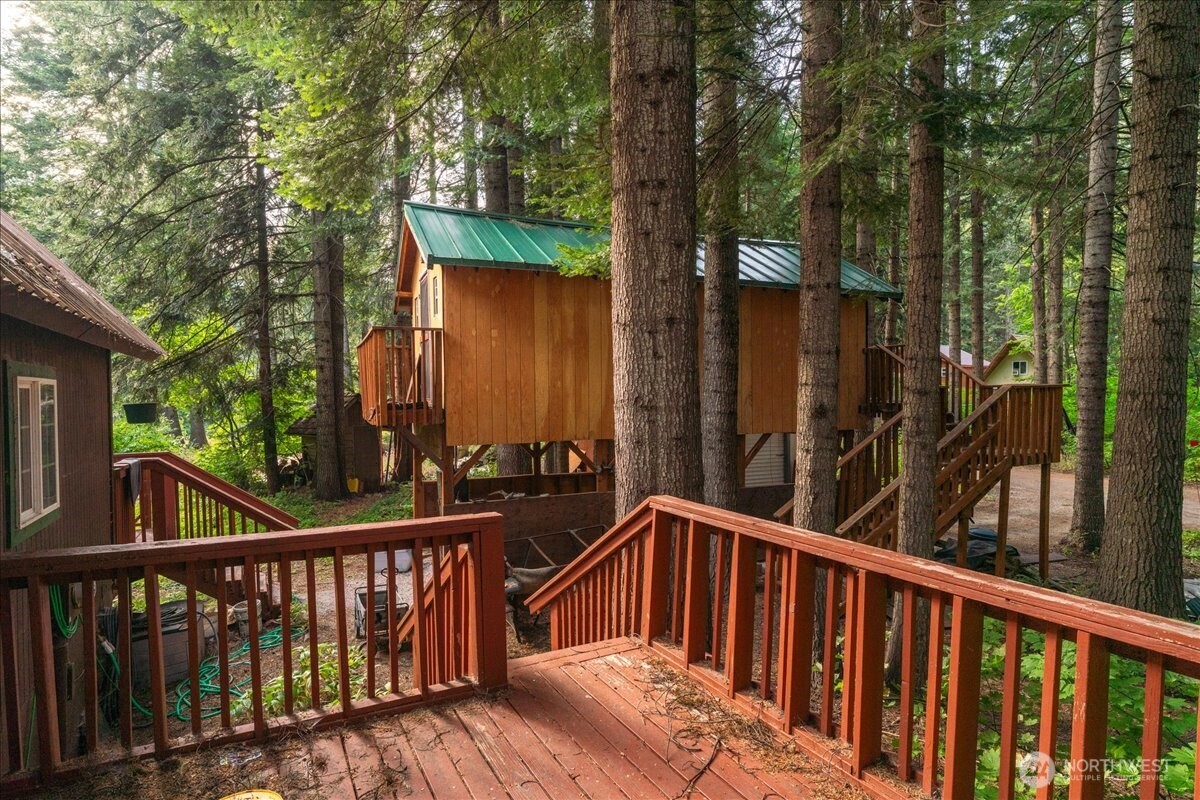 19095 Gill Creek Road Leavenworth, WA 98826 - Photo 22 of 30 a view of a wooden fence