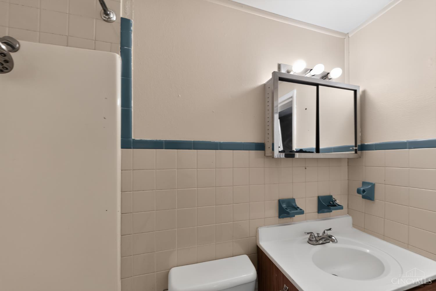 8587 Daly Road Cincinnati, OH 45231 - Photo 24 of 30