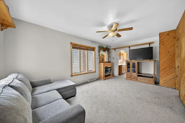 $154,900 | 620 North 5th Street, Manitowoc, WI 54220