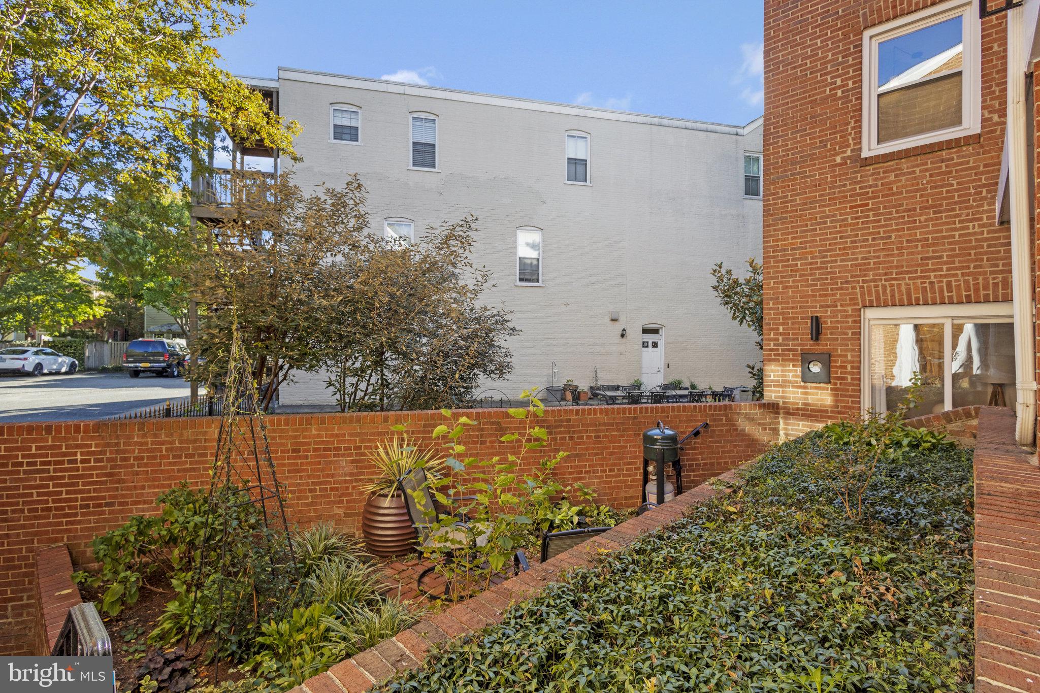 116 Commerce Street Alexandria, VA 22314 - Photo 38 of 50 Charming urban garden retreat.