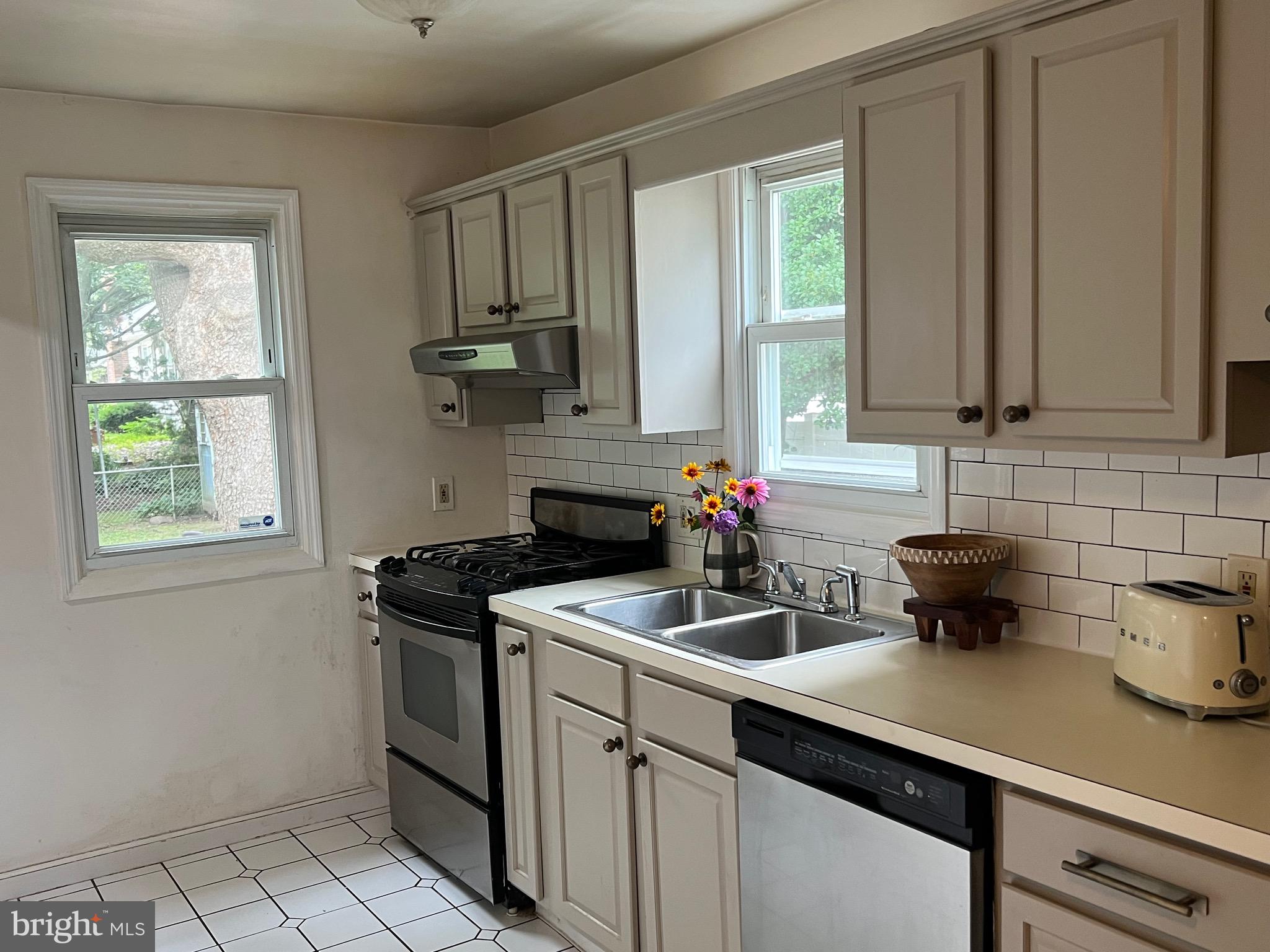 319 Nicholson Road Mount Ephraim, NJ 08059 - Photo 12 of 20