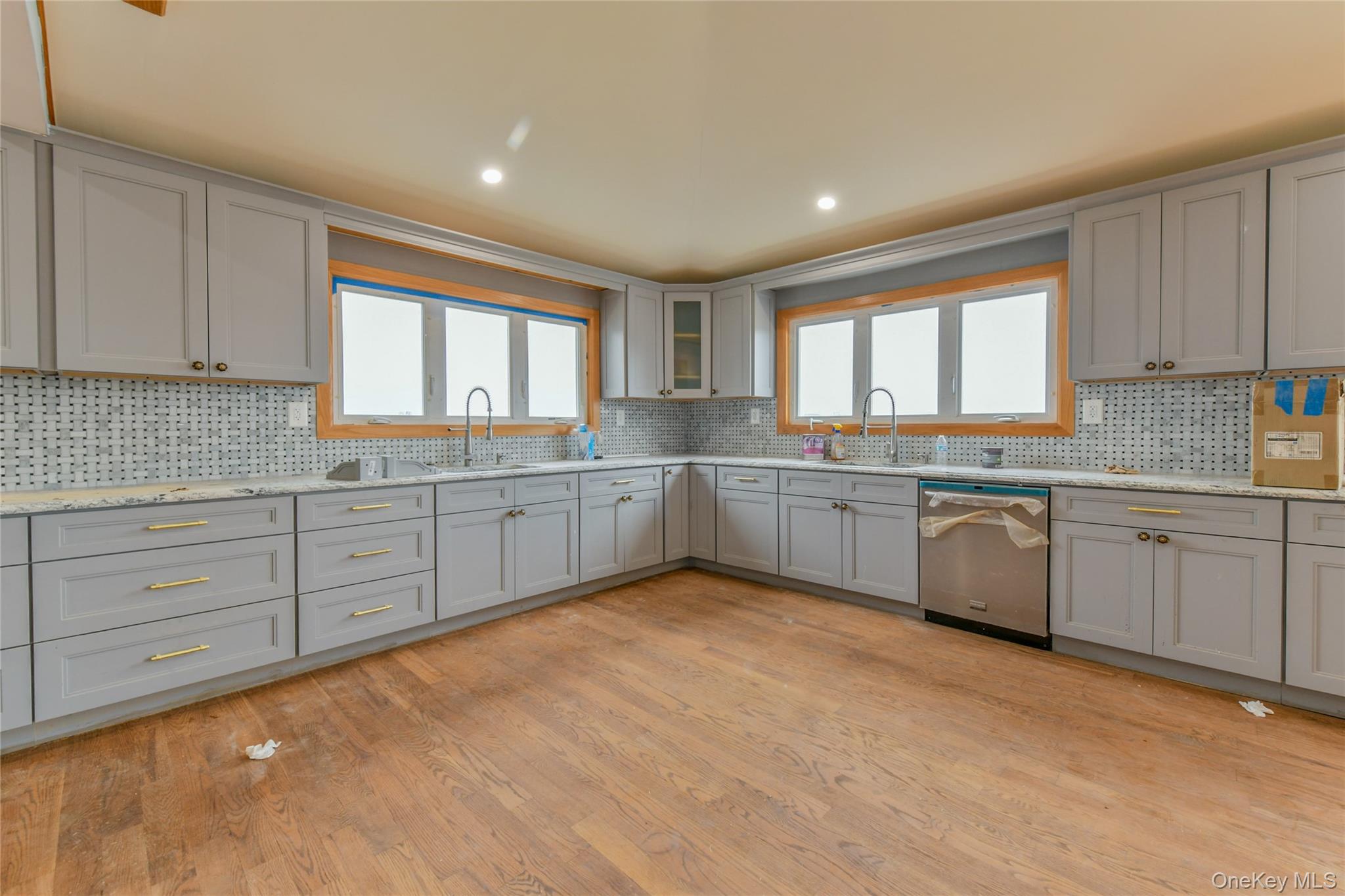 4563 Decatur Place Island Park, NY 11558 - Photo 22 of 40