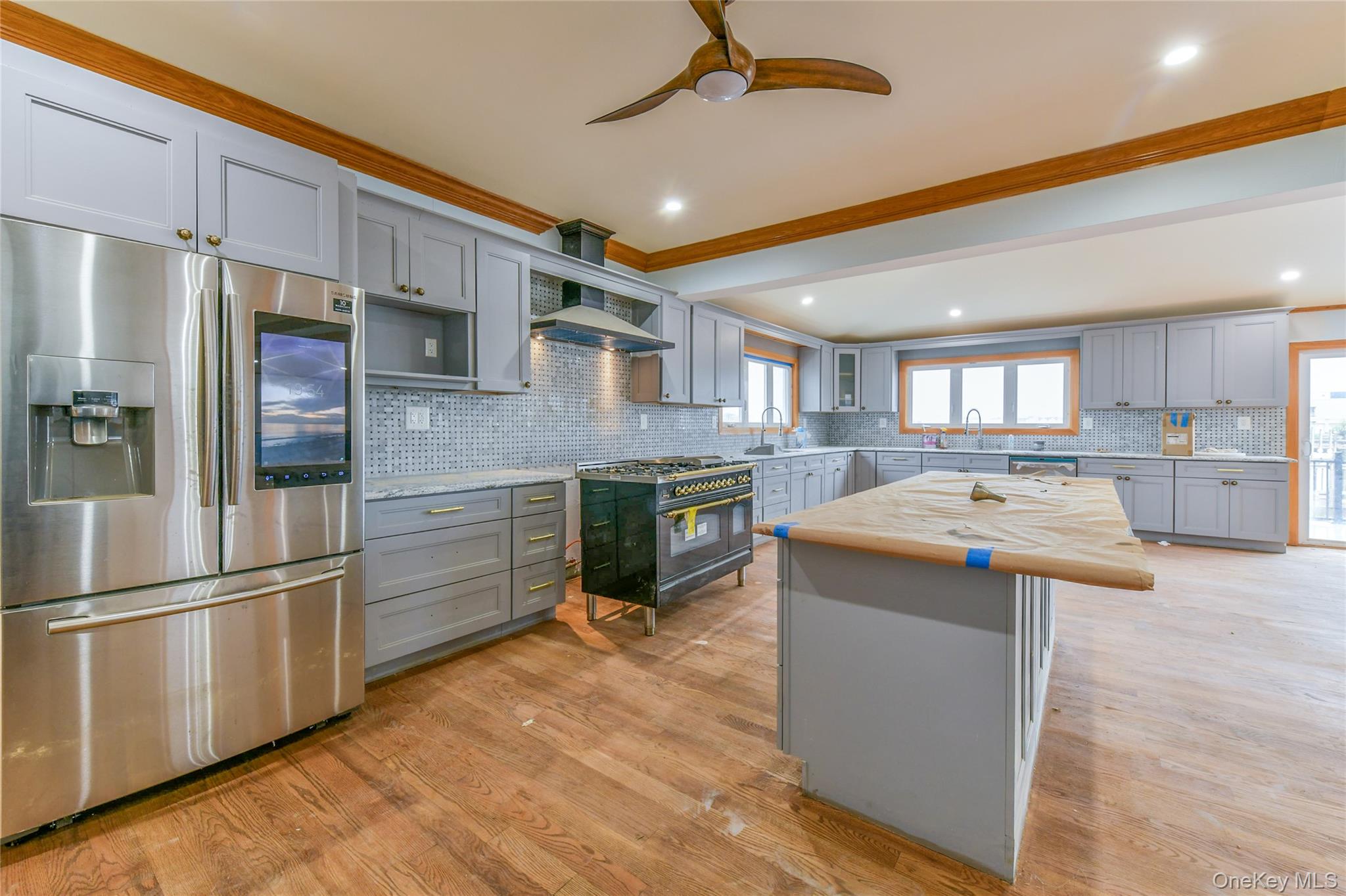 4563 Decatur Place Island Park, NY 11558 - Photo 23 of 40