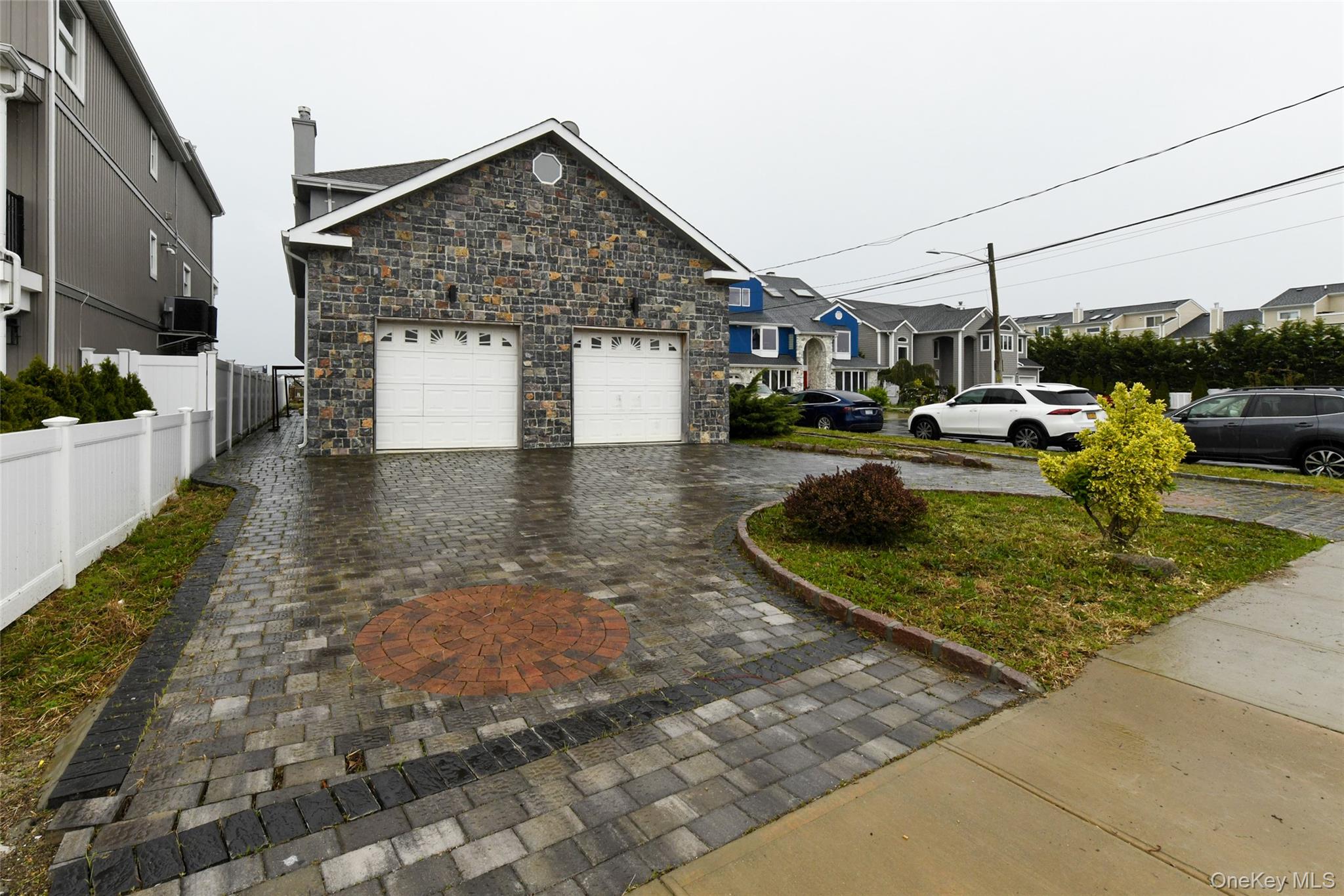 4563 Decatur Place Island Park, NY 11558 - Photo 3 of 40