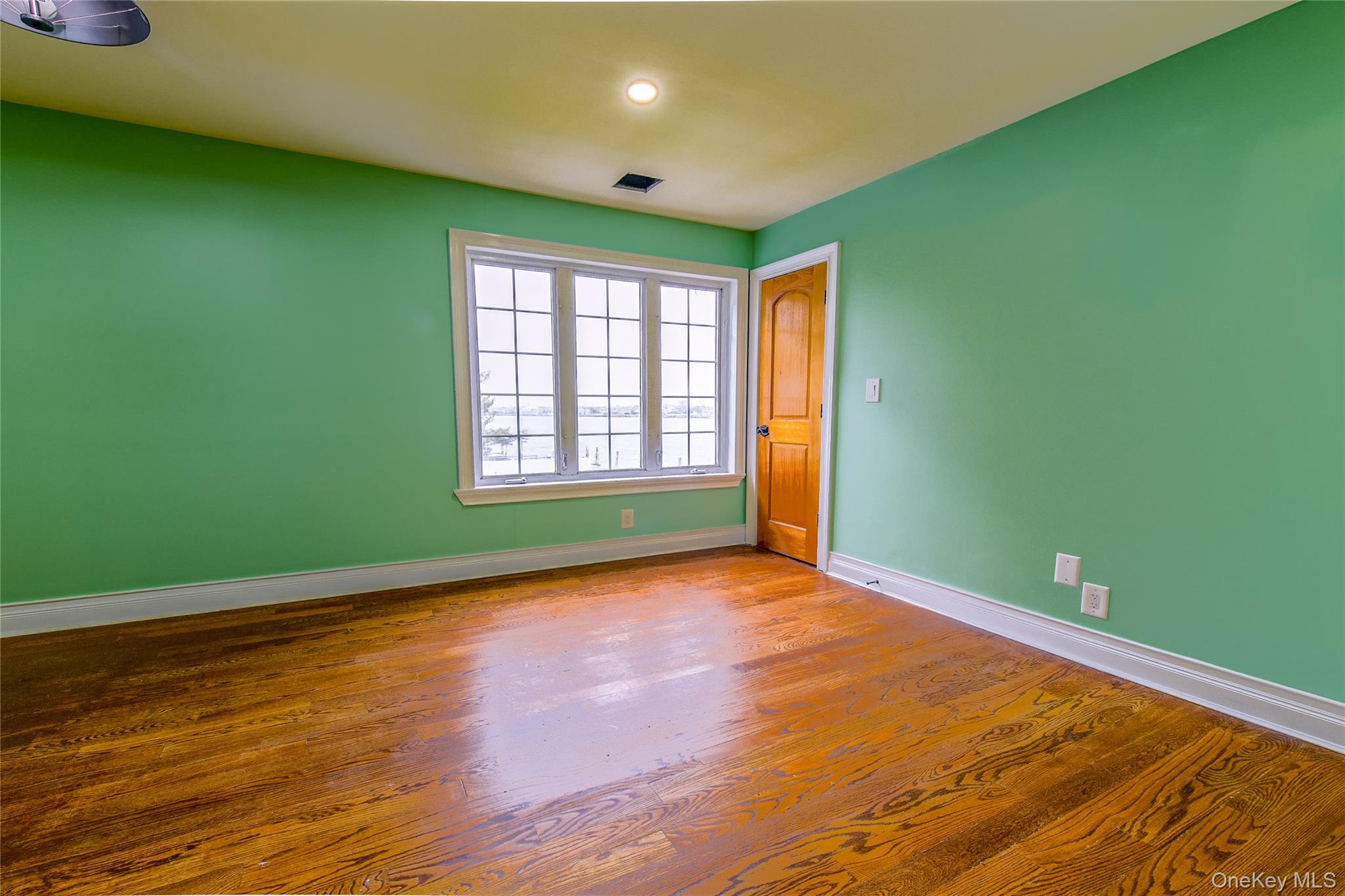 4563 Decatur Place Island Park, NY 11558 - Photo 36 of 40