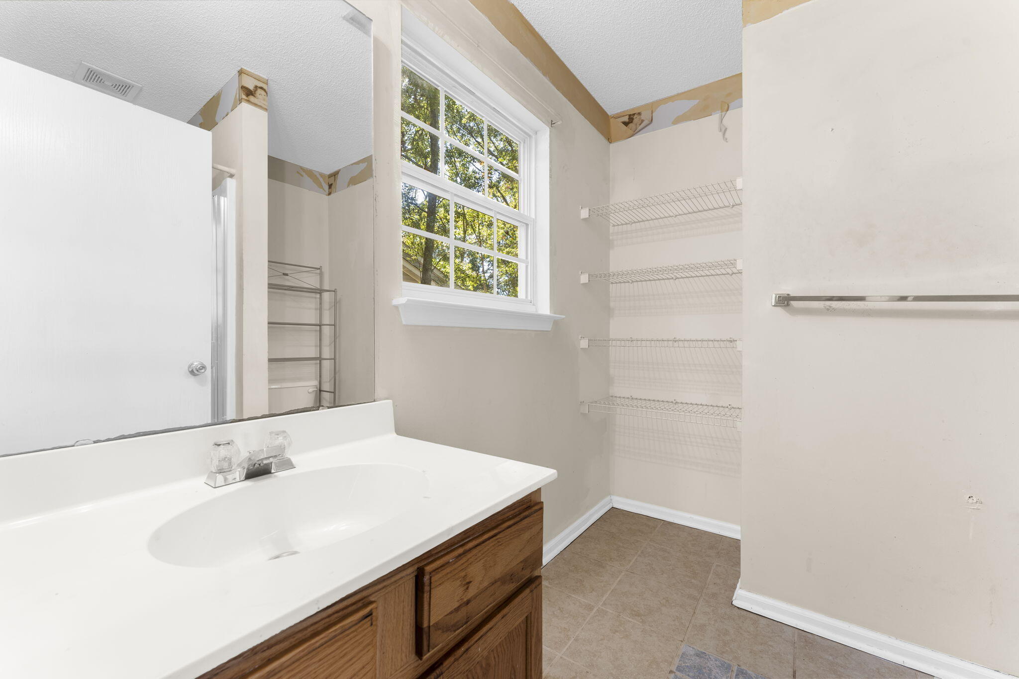 672 Eagle Street Mount Pleasant, SC 29464 - Photo 17 of 32 18-web-or-mls-DSC08885