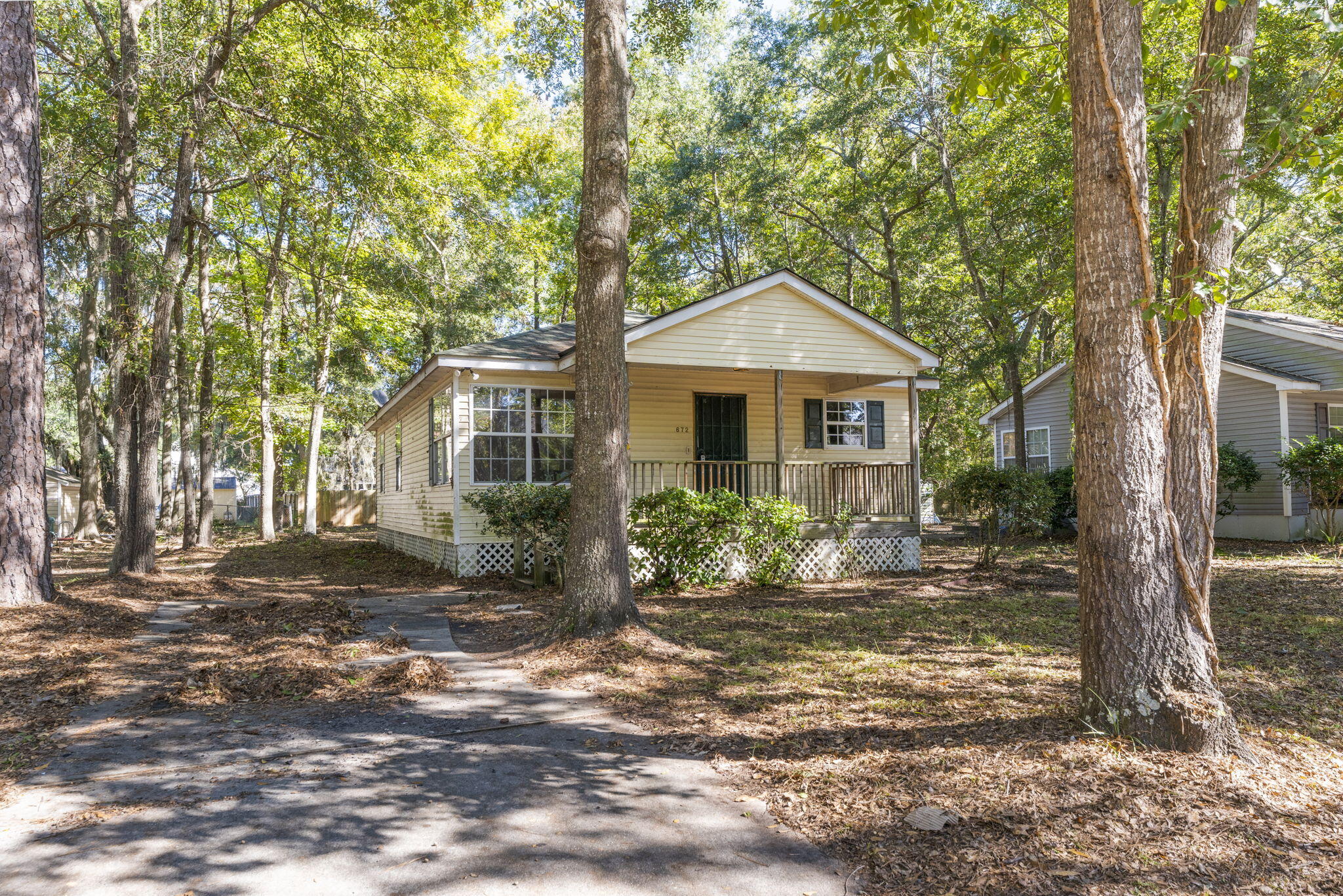 672 Eagle Street Mount Pleasant, SC 29464 - Photo 2 of 32 1-web-or-mls-DSC08779