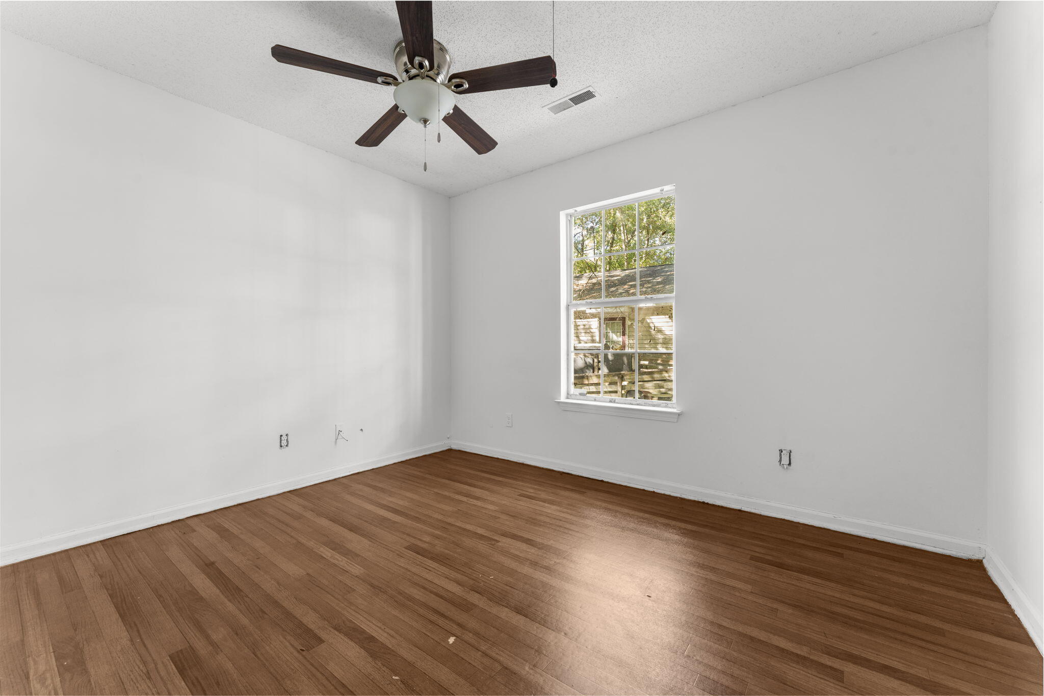 672 Eagle Street Mount Pleasant, SC 29464 - Photo 22 of 32 23-web-or-mls-DSC08910