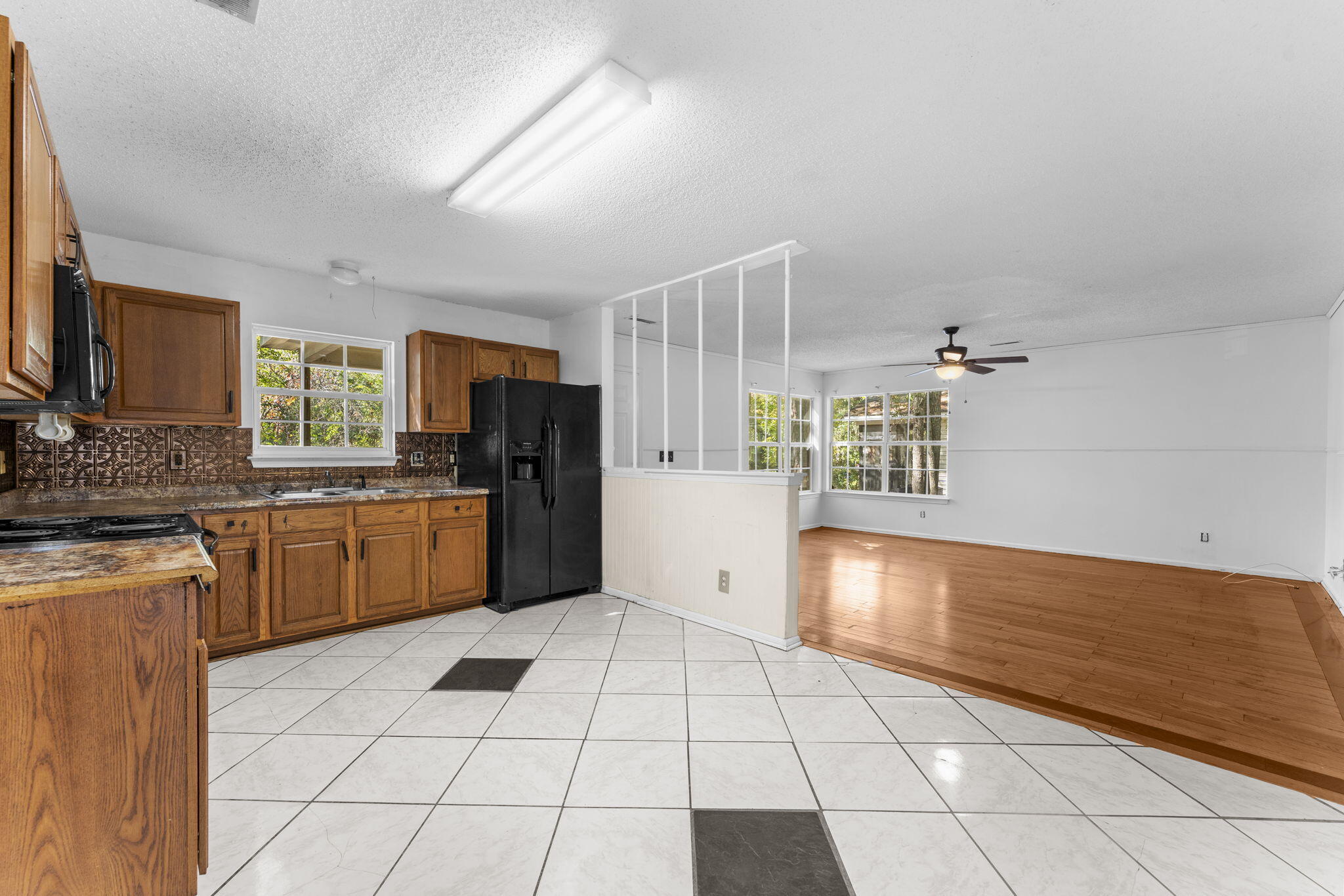 672 Eagle Street Mount Pleasant, SC 29464 - Photo 10 of 32 11-web-or-mls-DSC08850