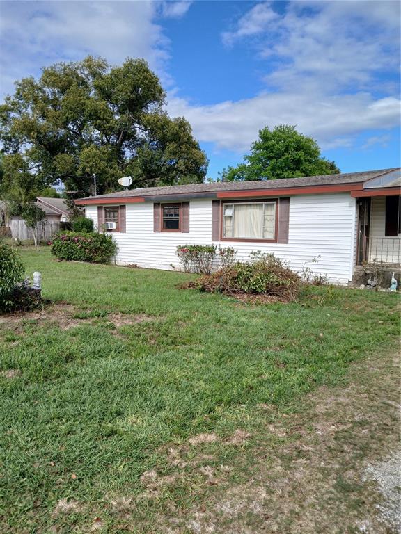 171 Melhorn Road Haines City, FL 33844 - Photo 2 of 13 a house view with a garden space