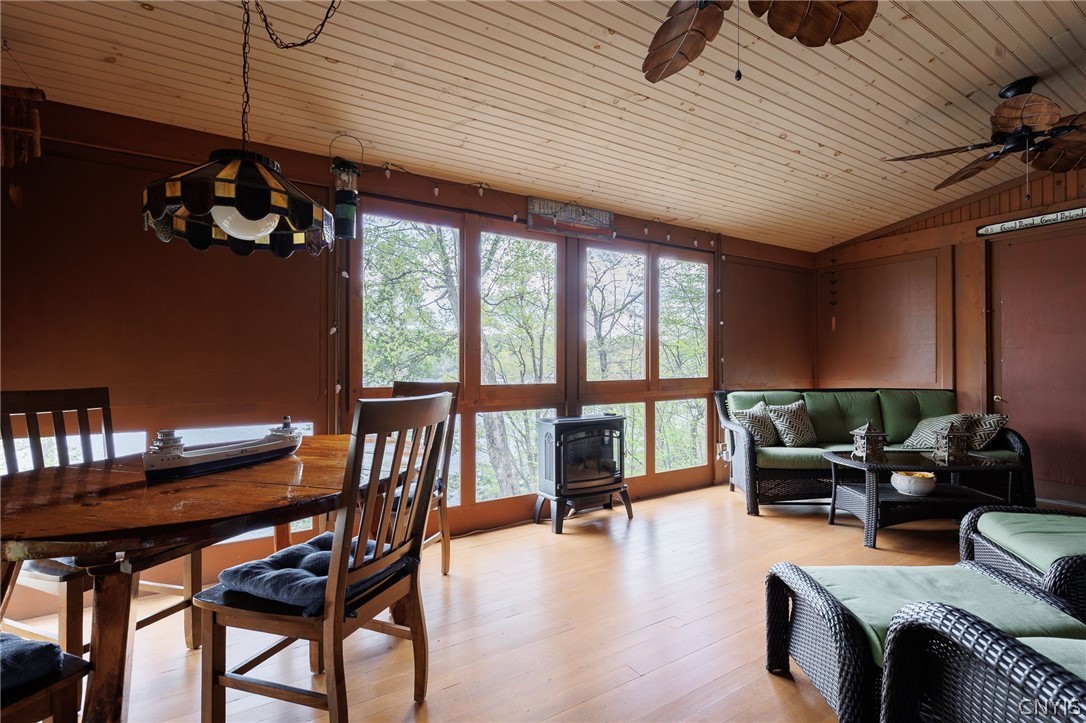 18490 Otter Point Road Orleans, NY 13640 - Photo 11 of 45 screened in seasonal use porch