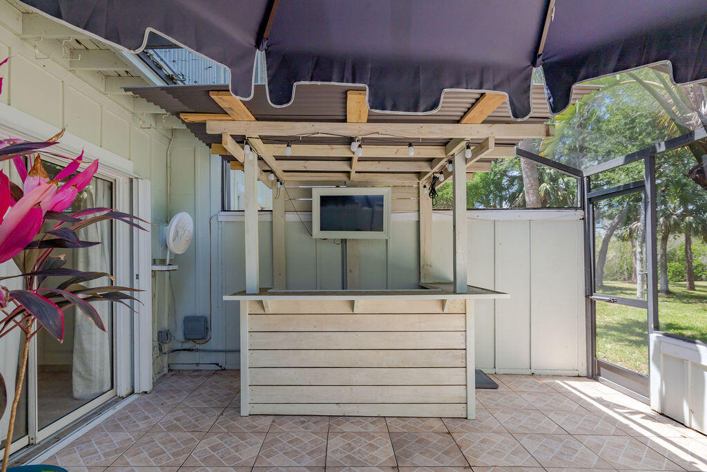 6159 Riverwalk Lane, Unit 2 Jupiter, FL 33458 - Photo 4 of 40 428A0054