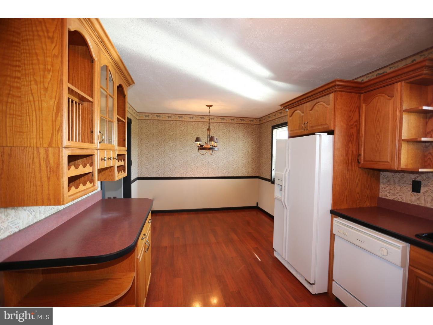 14 Yorktown Road New Castle, DE 19720 - Photo 7 of 22 Dining Room