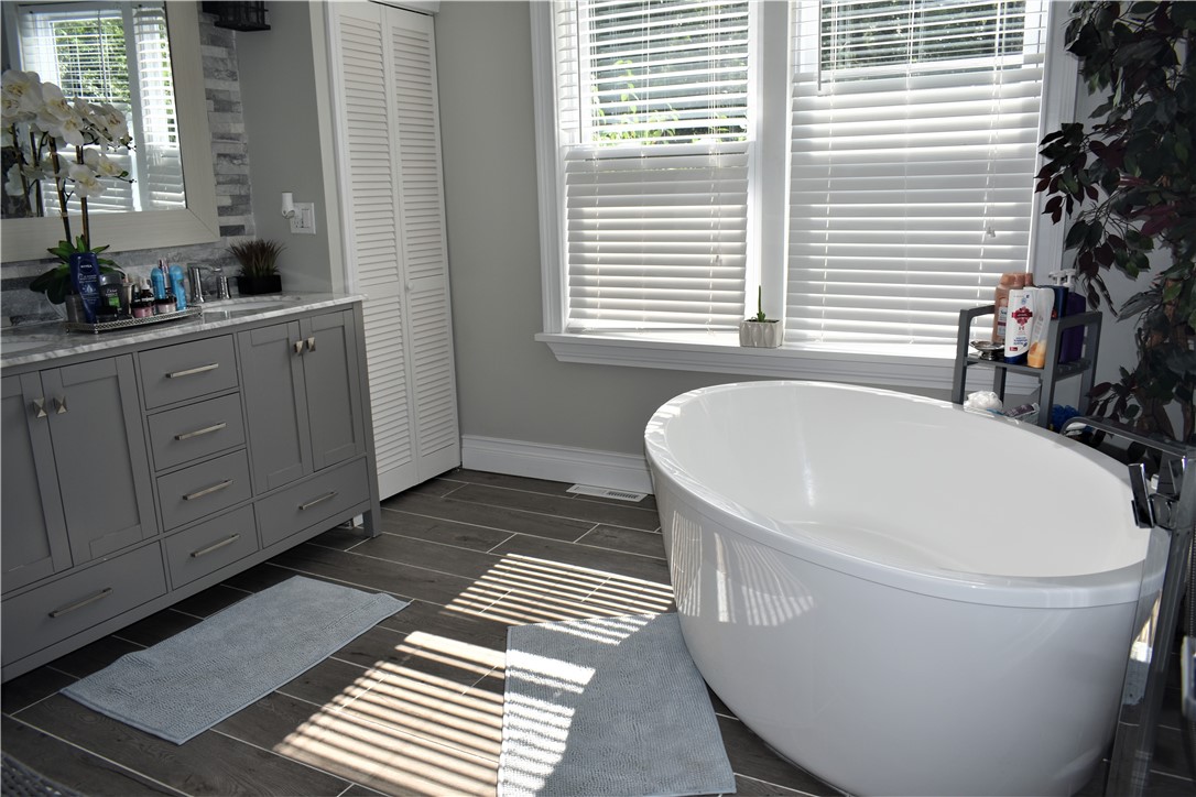 397 Chestnut Hill Road Glocester, RI 02814 - Photo 14 of 33 master bath