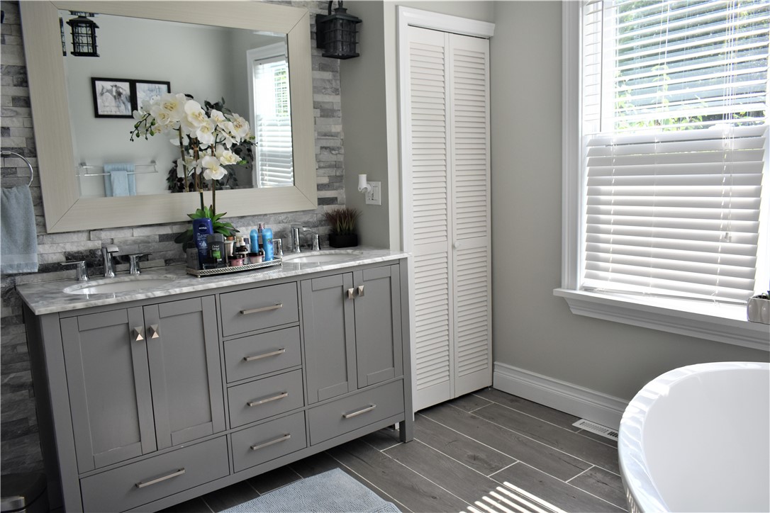 397 Chestnut Hill Road Glocester, RI 02814 - Photo 15 of 33 master bath