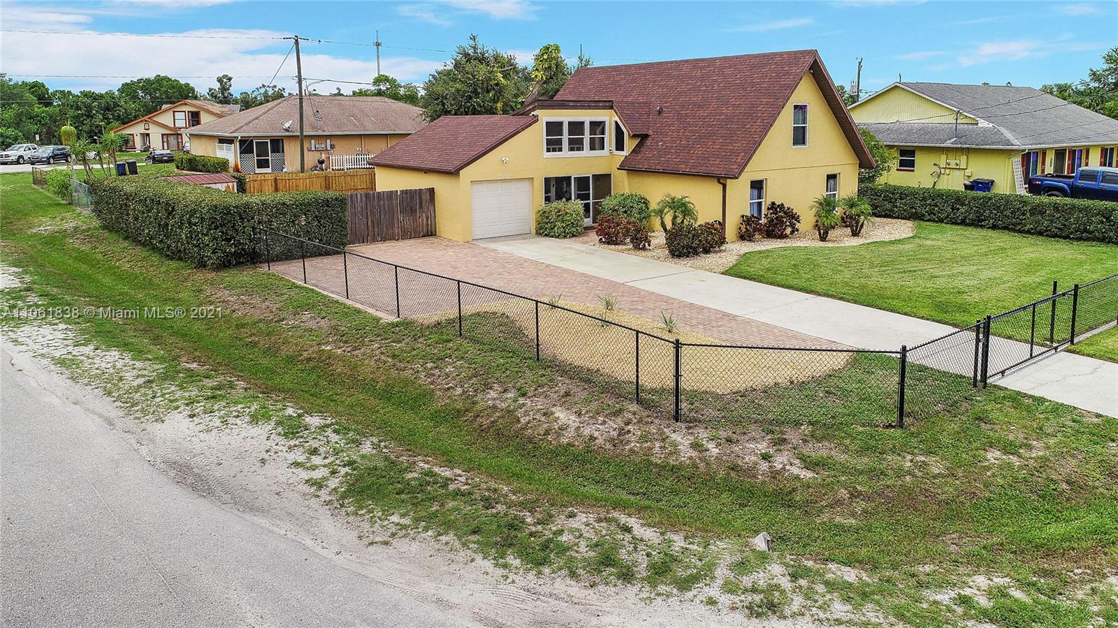 7341 Pebble Beach Road Fort Myers, FL 33967 - Photo 3 of 22