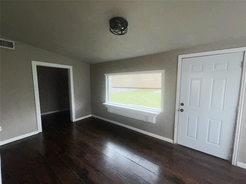 1031 Wade Hampton Street Benbrook, TX 76126 - Photo 12 of 20