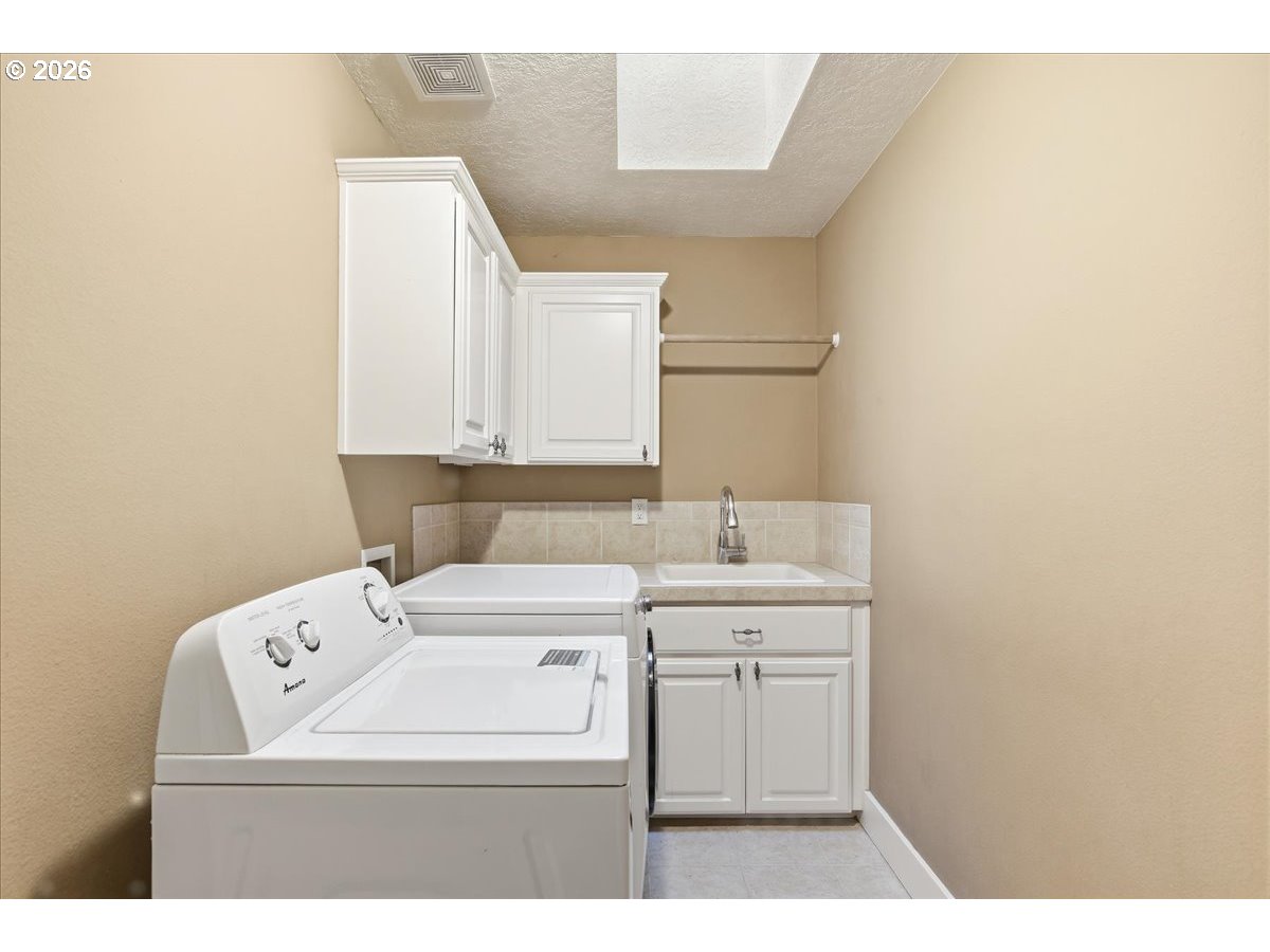 14525 Southeast Duke Street Portland, OR 97236 - Photo 32 of 48