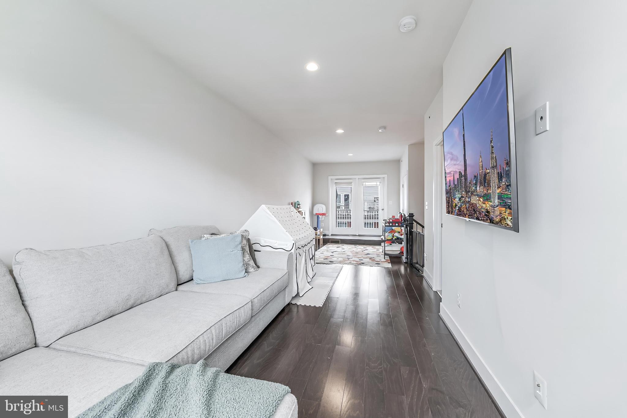 11692 Sunrise Square Place Reston, VA 20191 - Photo 40 of 49