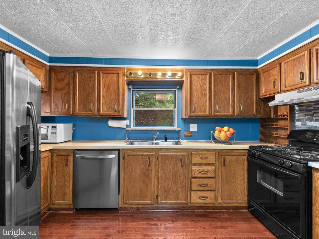 7805 West Hill Rd Mount Mount Airy, MD 21771 - Photo 6 of 21 Kitchen