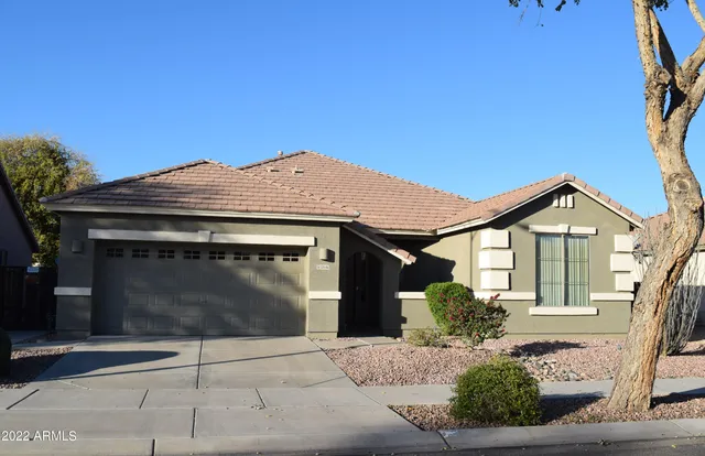 $3,200 | 13546 West Port Royale Lane, Surprise, AZ 85379