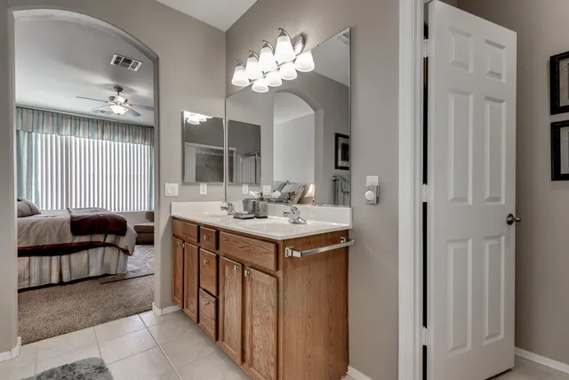 $3,200 | 13546 West Port Royale Lane, Surprise, AZ 85379