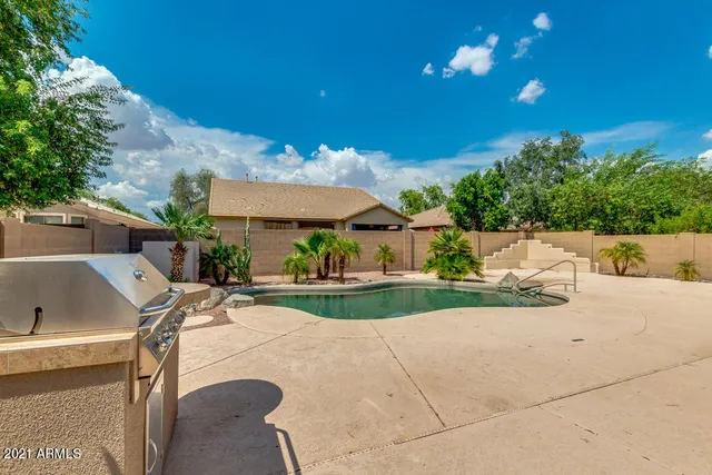 $3,200 | 13546 West Port Royale Lane, Surprise, AZ 85379