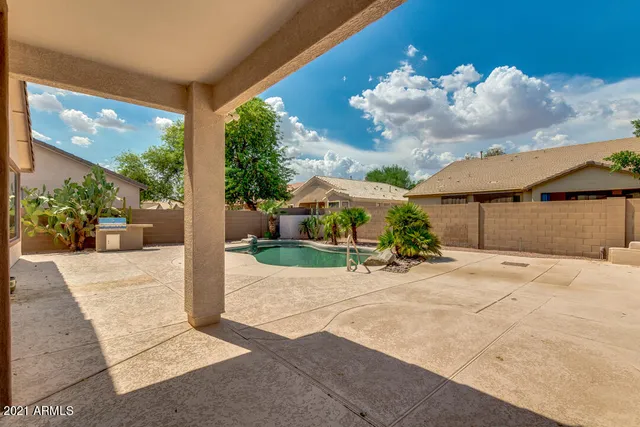 $3,200 | 13546 West Port Royale Lane, Surprise, AZ 85379