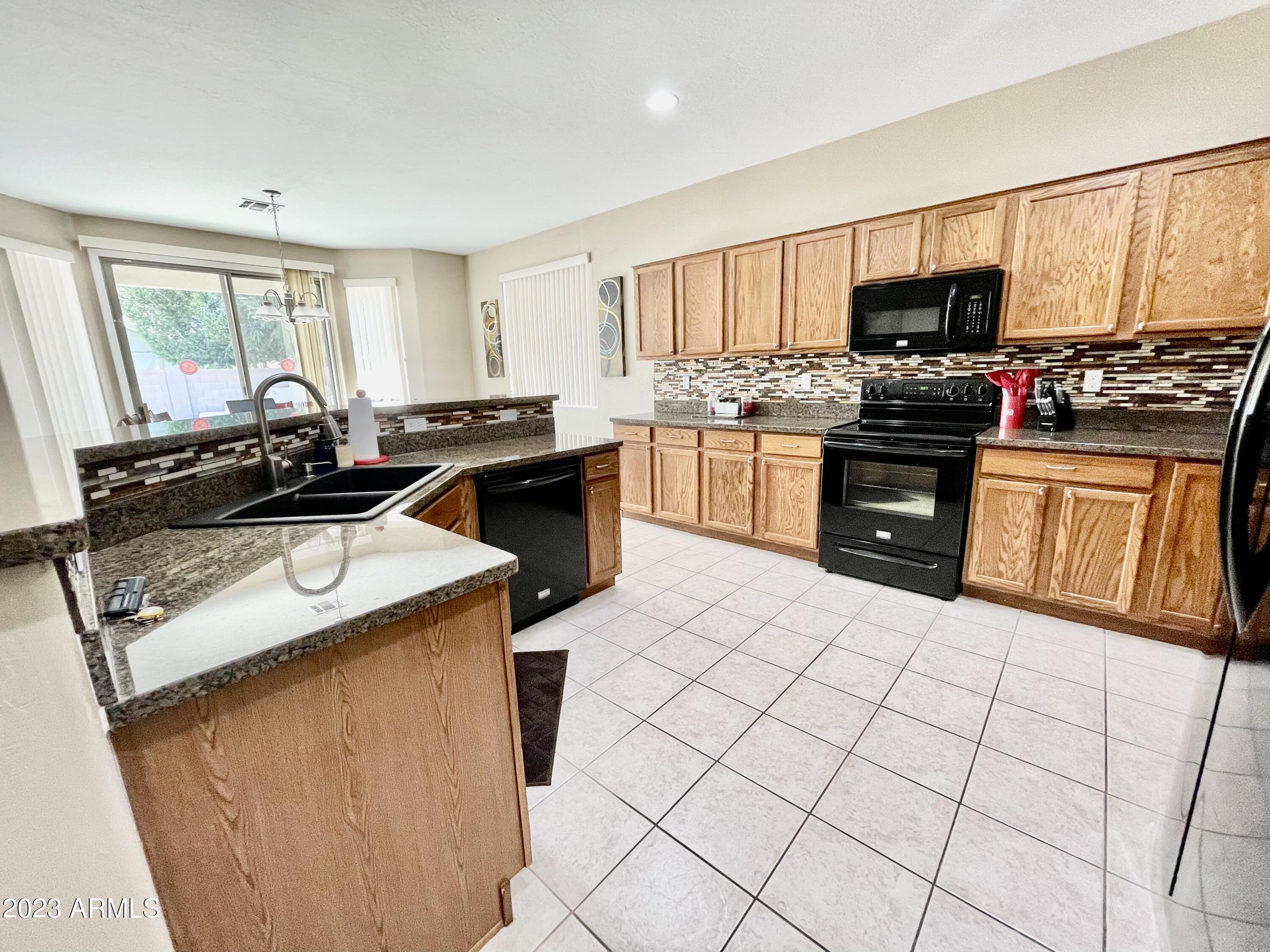 13546 West Port Royale Lane Surprise, AZ 85379 - Photo 42 of 57 26A14E17-E553-4DF5-BB9E-6AF647E493A5