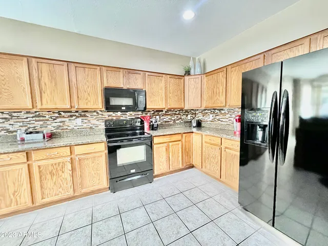 $3,200 | 13546 West Port Royale Lane, Surprise, AZ 85379